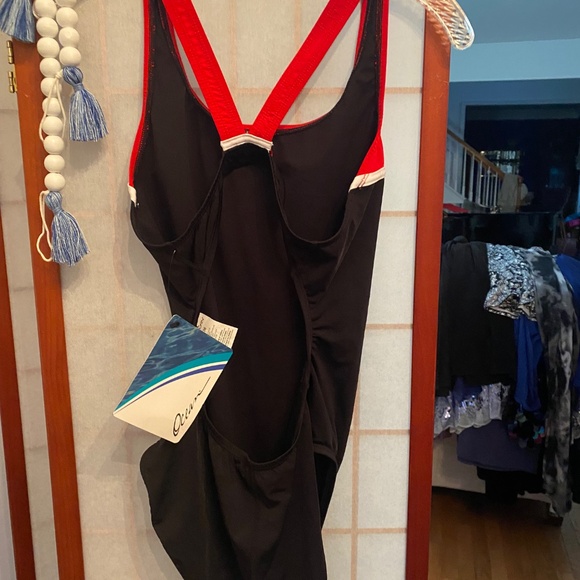 Dolfin “ocean back to basics” NEW swimsuit red white black - Picture 2 of 6